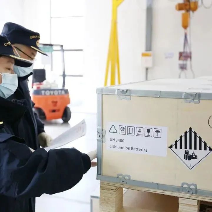 鋰<a href='http://www.lztzps.com' title='電池運輸' >電池運輸</a>