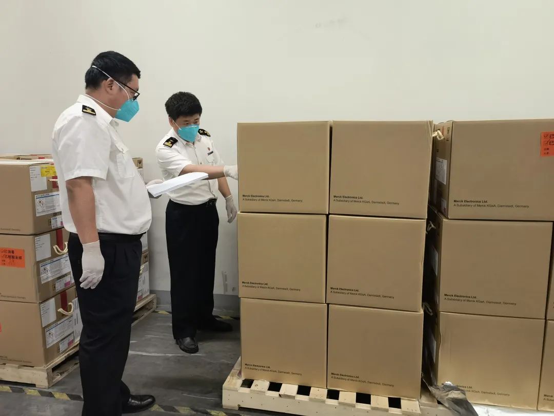 <a href='http://www.lztzps.com' title='電池海運' >電池海運</a>